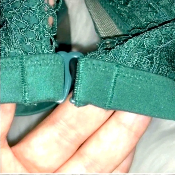 VICTORIA SECRET BODY BY VICTORIA EMERALD GREEN LACE BRALETTE SNAP FRONT XS - Picture 13 of 14